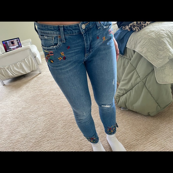 Lucky Brand Ava Embroidered Skinny Jean: Size 26/2 - Picture 7 of 9